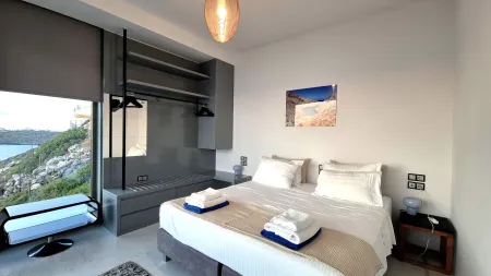  Double bedroom
