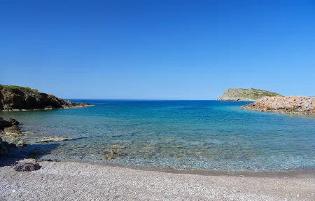  Nearby beach