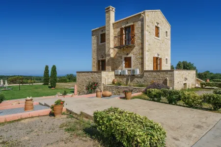  villa exterior