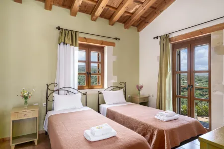  twin bedroom