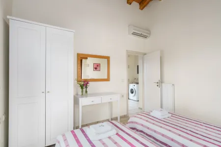  twin bedroom