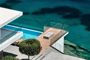 Seafront and Stylish Villa Epavli with heated pool near Heraklion