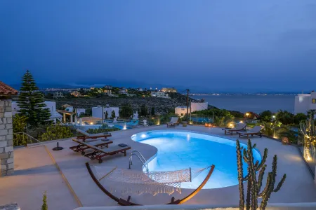 pool night view