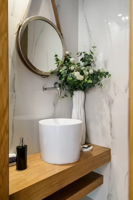  Guest WC