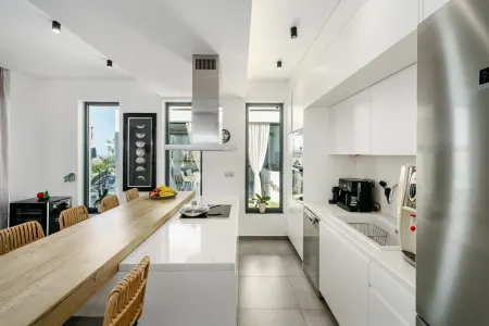  Kitchen