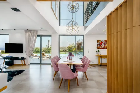  Dining area