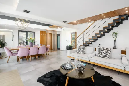  Dining area