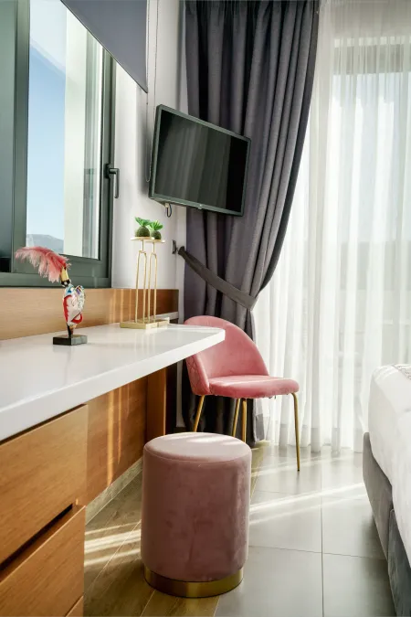  Bedroom with desk