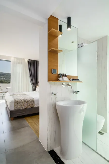  Ensuite bathroom