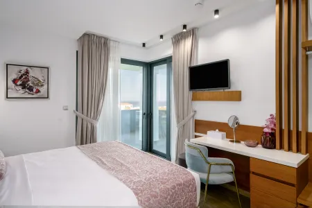  Double bedroom