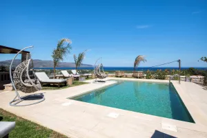  Luxury Property Lady Danfi, Great Location in West Crete, Close to Beach, 18 km from Chania
