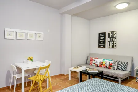  bedroom table