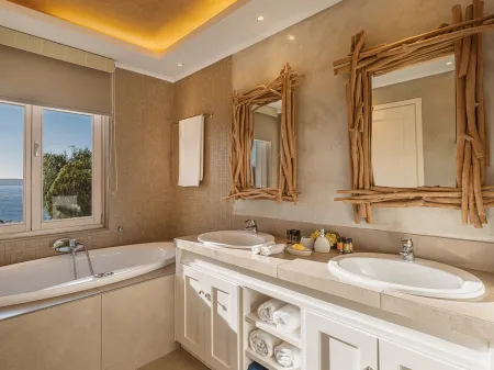  Ensuite bathroom