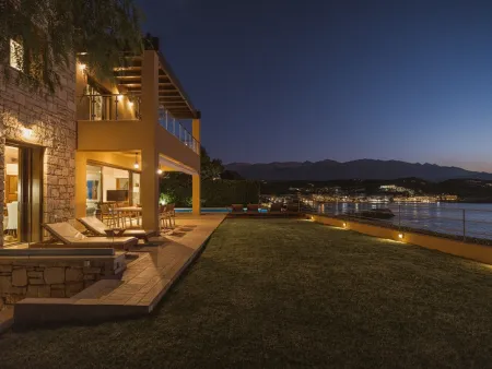  Outdoor night shot