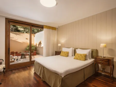  Bedroom