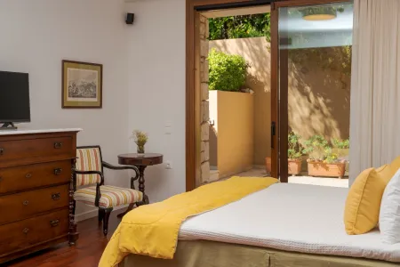  Lower floor bedroom