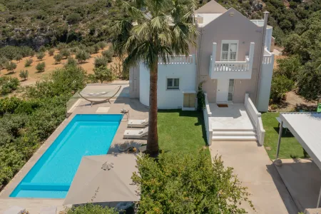 villa and pool