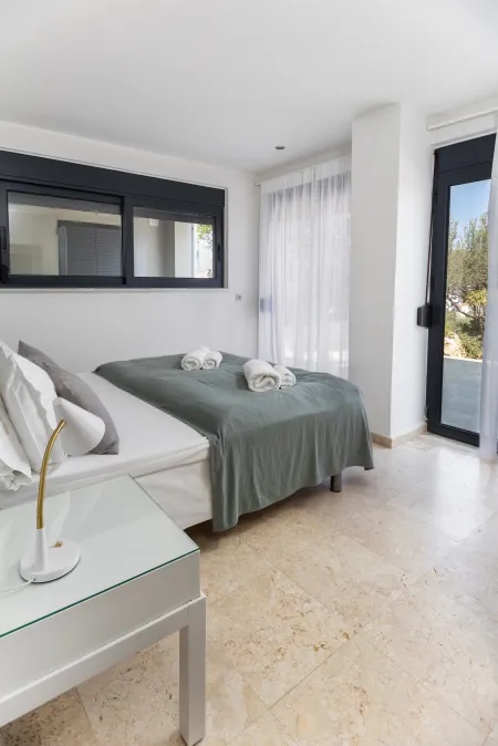  modern bedroom