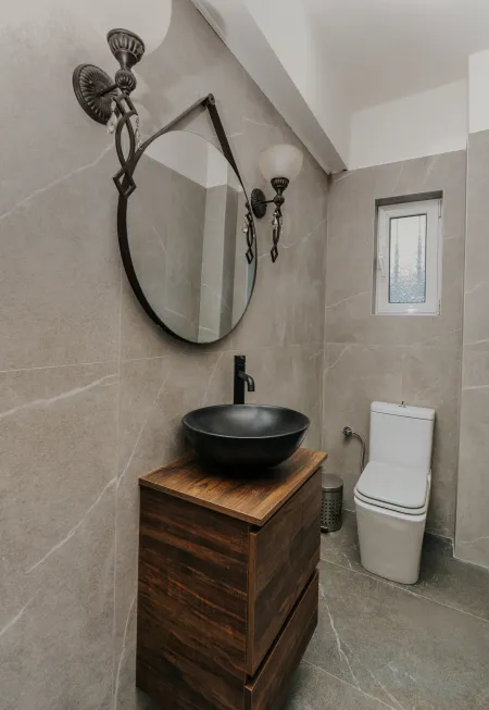  bathroom 