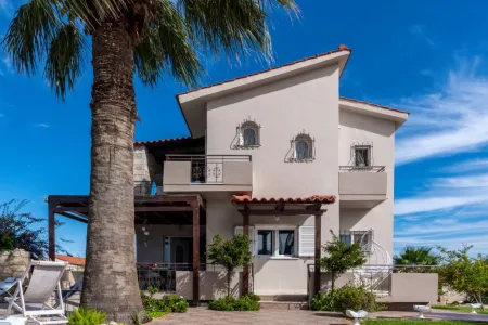  villa front