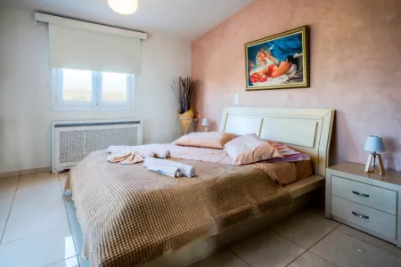  bedroom