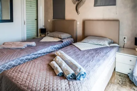  bedroom