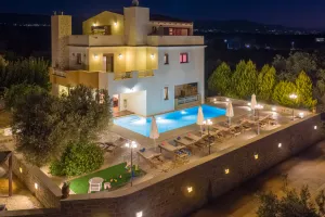 Newly remodeled luxury villa 4 Seasons offering all the modern conveniences for an idyllic Greek island vacation