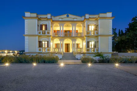  House at night