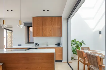  kitchen and dining room