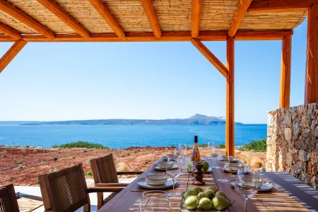  outdoor dining area