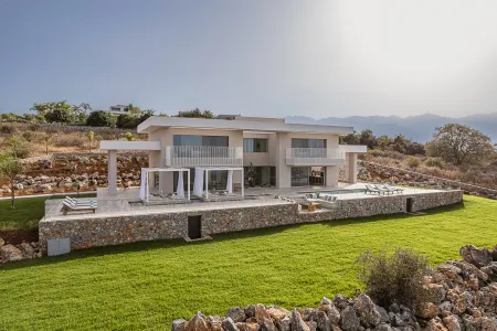  villa exterior