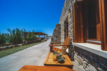  Outdoor sitting area direct access from the bedroom