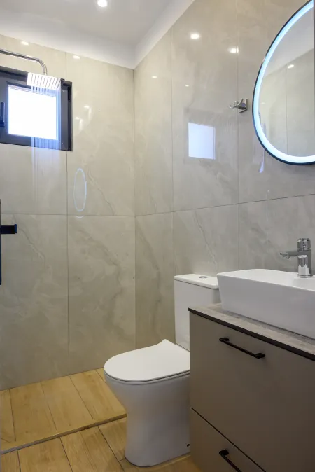  bathroom with shower