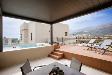 Swimming pool and dining area