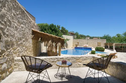  Balcony with pool view
