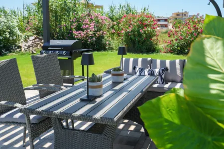  Outdoor table