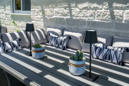  Outdoor seating