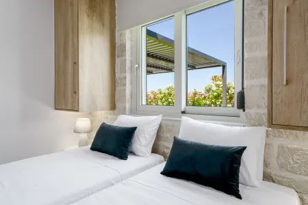 Twin bedroom