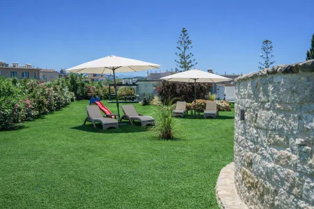  Outdoor area
