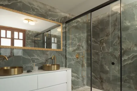  bathroom with double shower