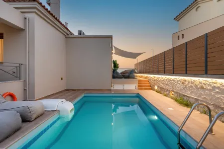 outdoor  swimming pool 