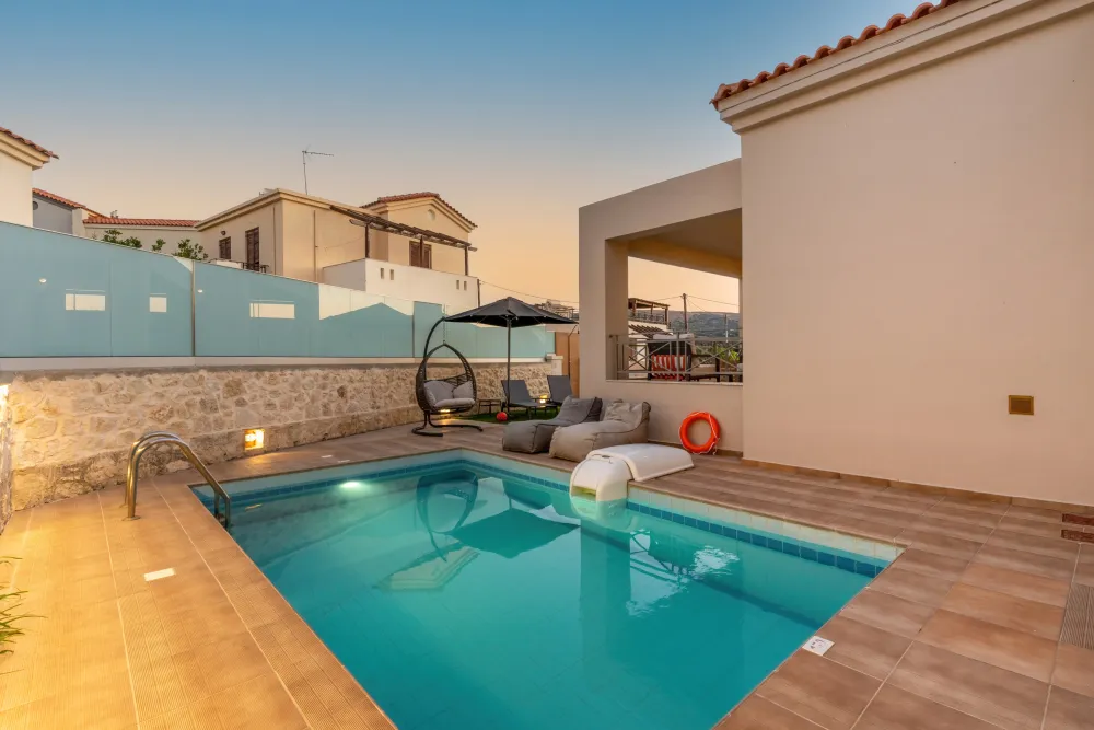   swimming pool