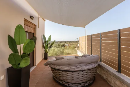  day bed with plants