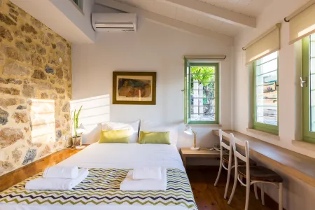  Double bedroom with ensuite bathroom
