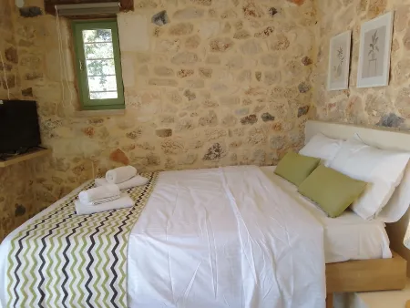  Double bedroom