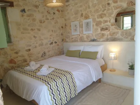  Double bedroom