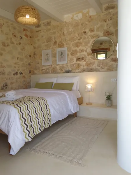  Double bedroom with ensuite bathroom