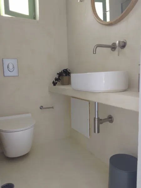  Ensuite bathroom
