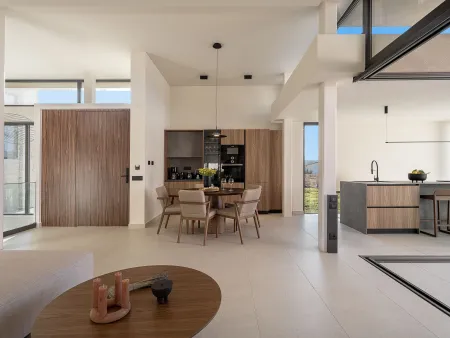  Dining area