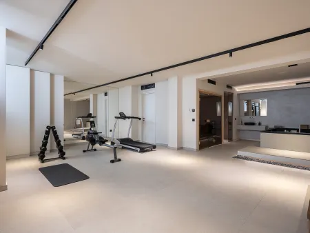  Gym, Jacuzzi & Sauna